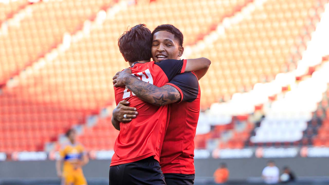 ¡Doble ladrido de los Cachorros! XOLOS SUPERA A TIGRES